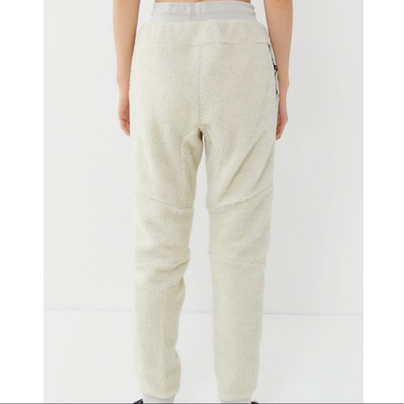 nike air sherpa fleece jogger pant